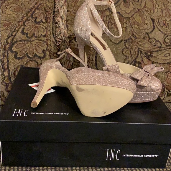 Platform - Picture 2 of 3